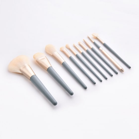 Makeup brush set with brushes fanned out