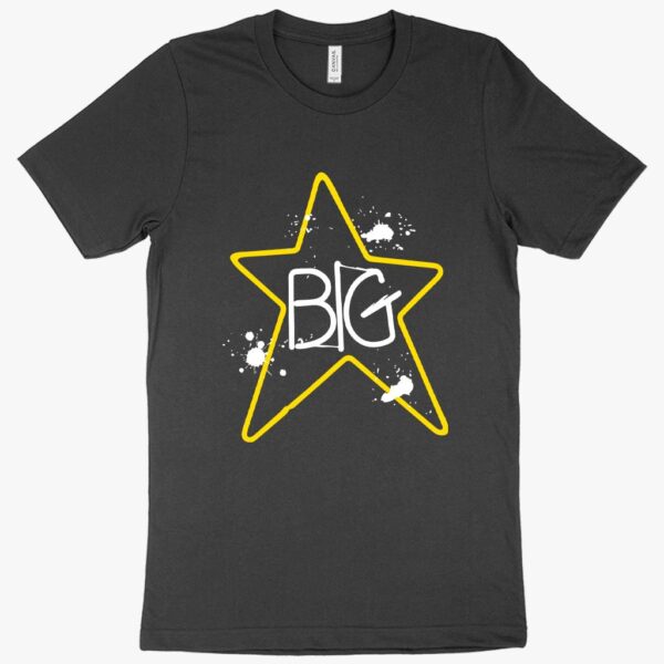 T-shirt featuring retro star design with "Star Retro Big Vintage" text.