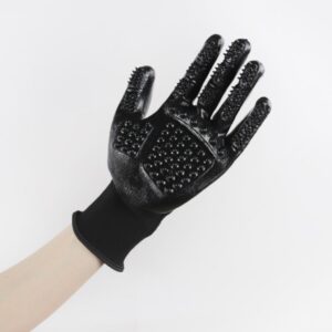Anti-Shedding Gloves For Pet Grooming Image