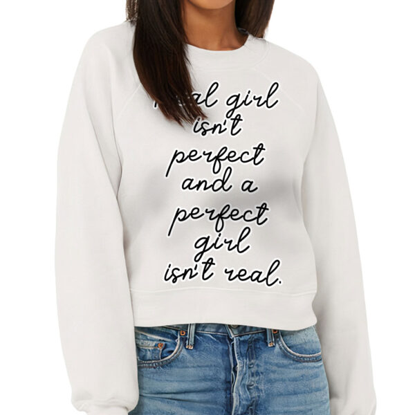 Women's raglan pullover sweatshirt in soft fabric